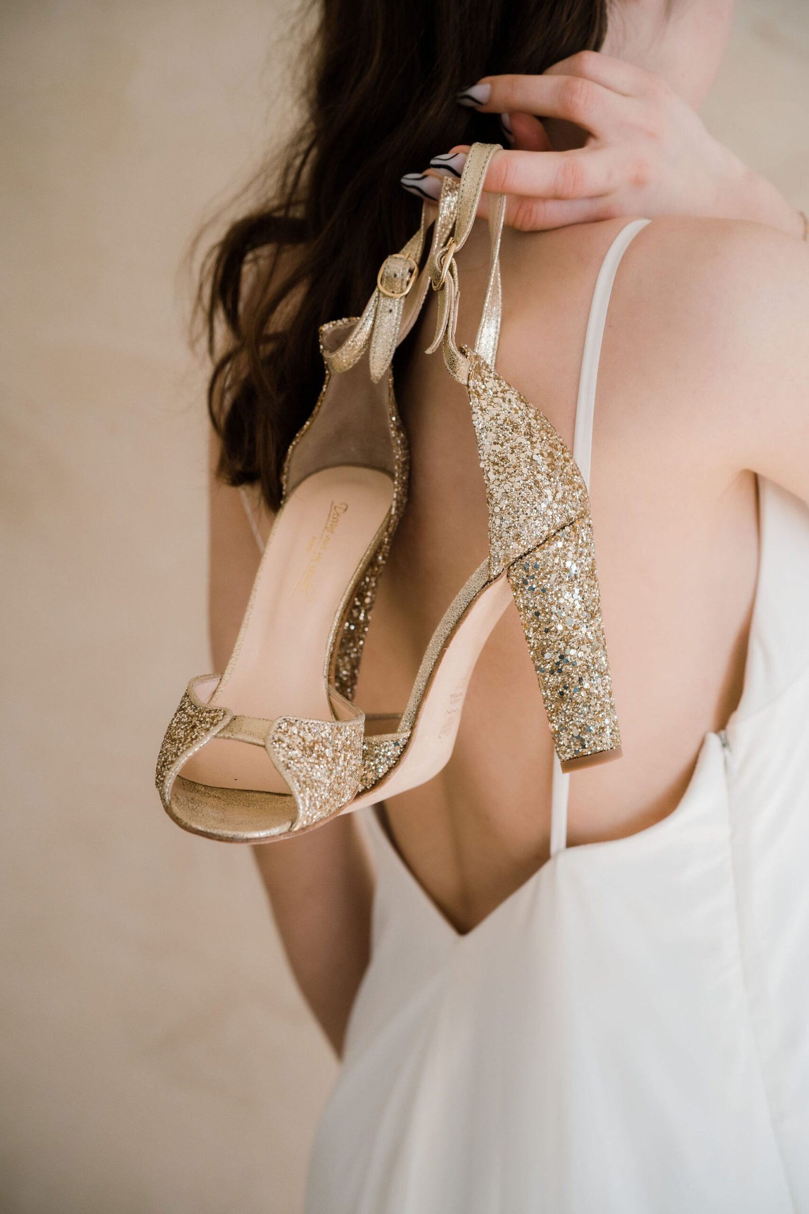 Sandale à talon en glitter doré mariage Sandale à talon en glitter doré mariage