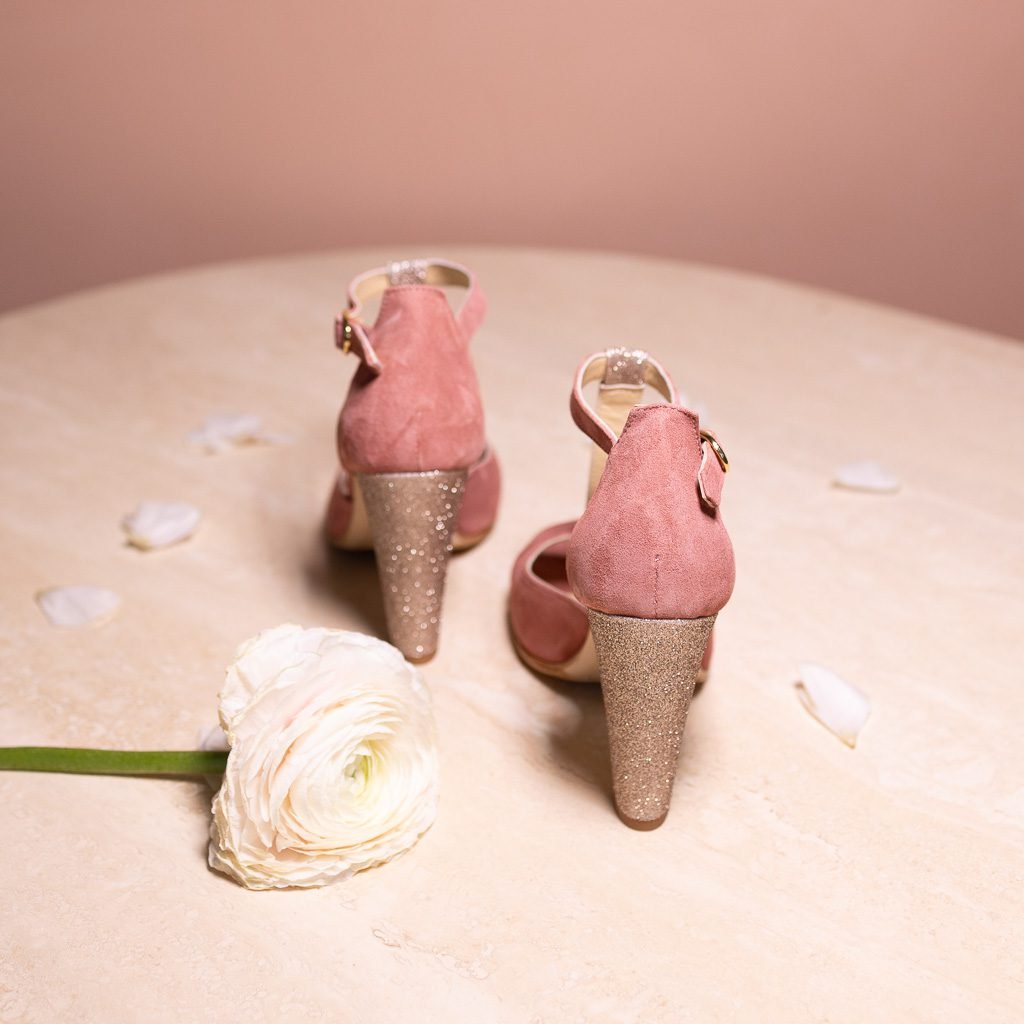 English pink salomé with gold sequins