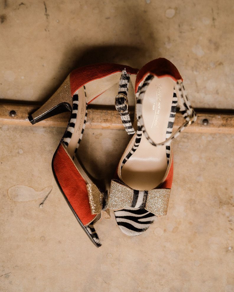 Charlotte en velours terracotta, paillettes champagne et poil zèbre. - Image 2