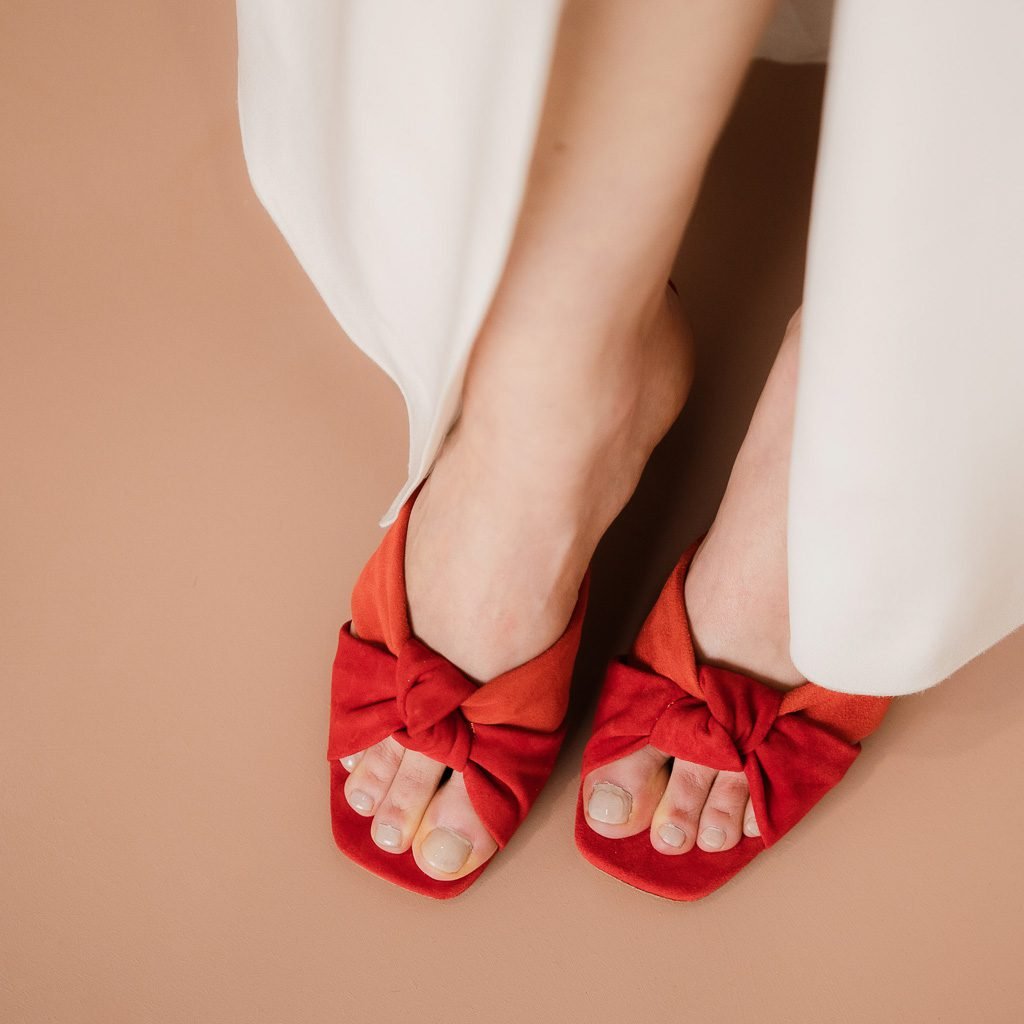 Suzanne in red suede leather