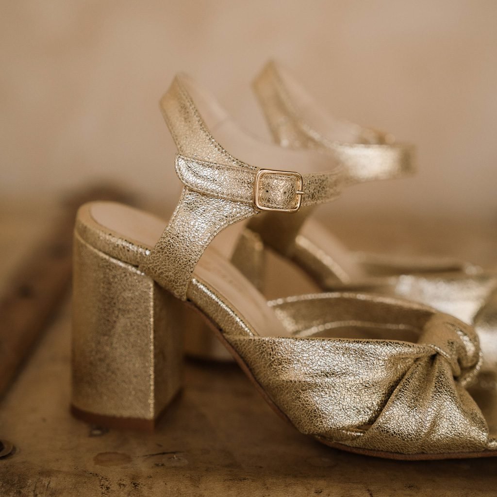 Suzanne in iridescent champagne leather
