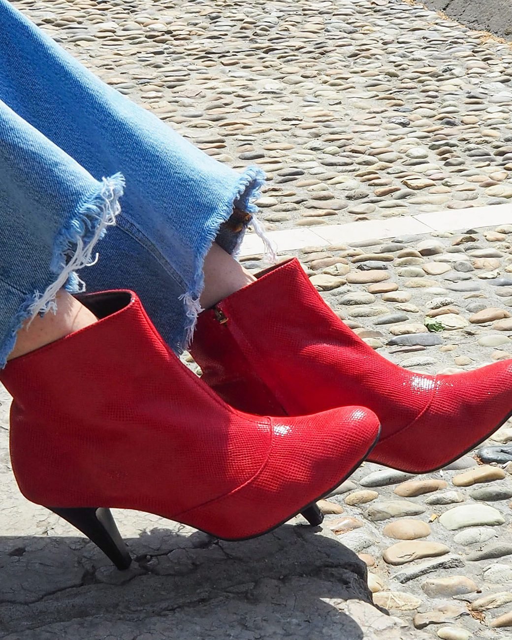 Bottines vipérine rouge et cuir vernis noir.2