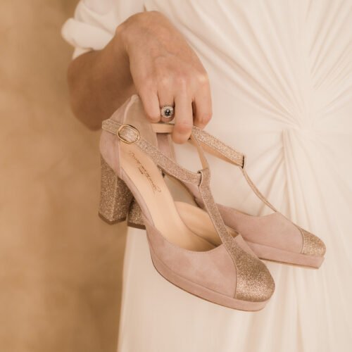 Salomé en cuir velours rose poudré et paillettes or blond3