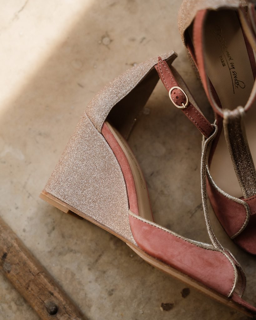 Charlotte en cuir velours rose thé et fines paillettes or blond