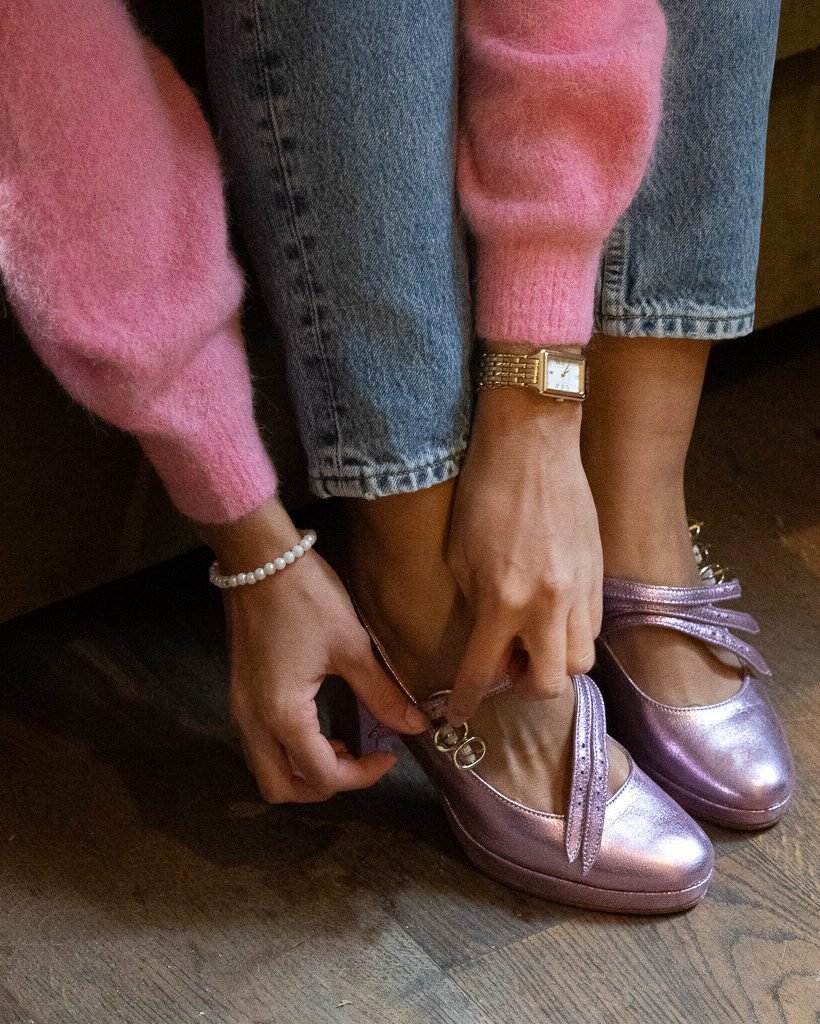 Platform pump in iridescent lilac leather-6