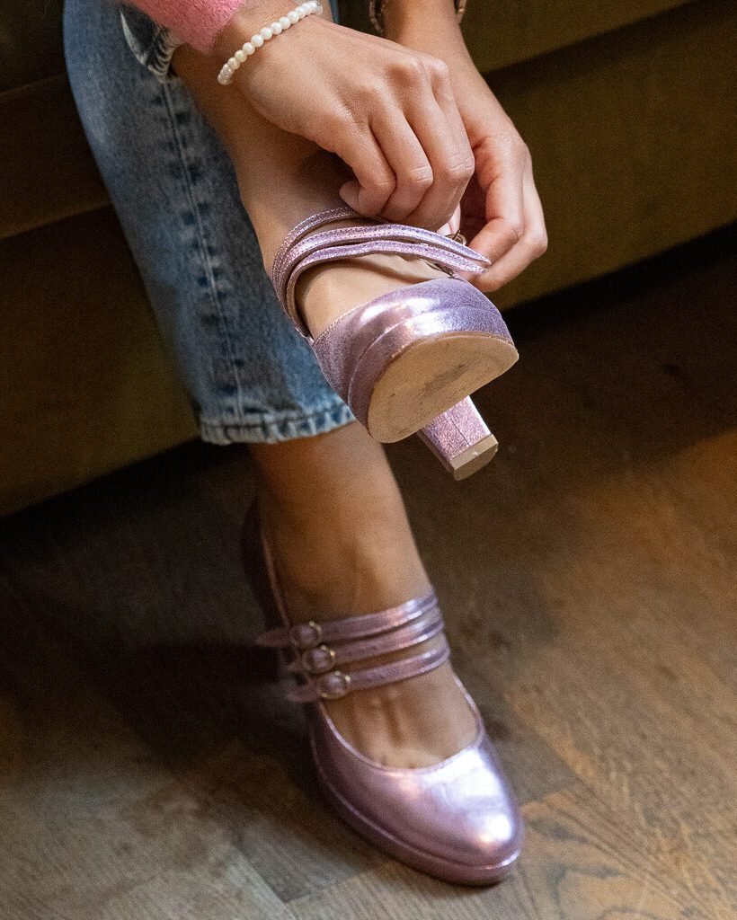 Platform pump in iridescent lilac leather-4