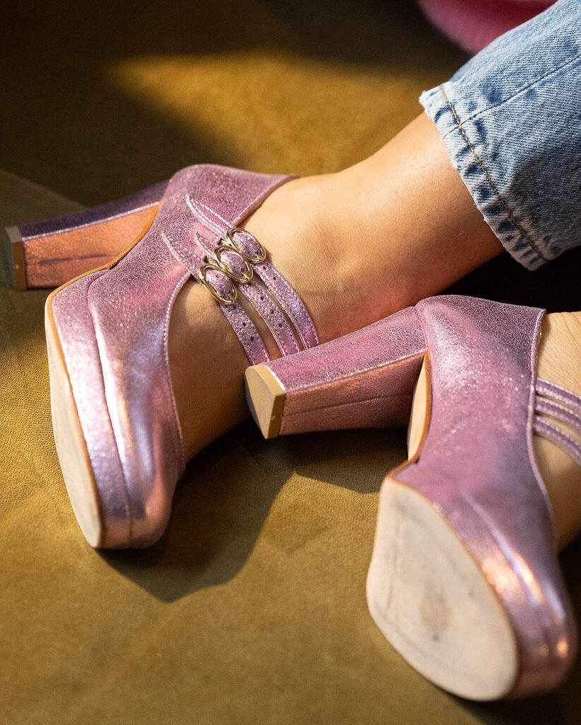 Platform pump in iridescent lilac leather-2