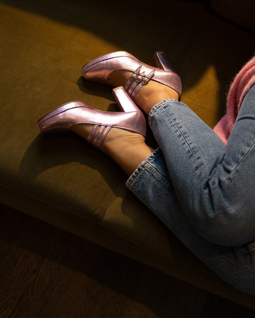 Platform pump in iridescent lilac leather-3