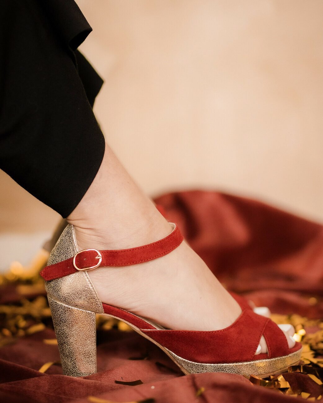 Open-platform salomé in burgundy velvet and iridescent champagne-2