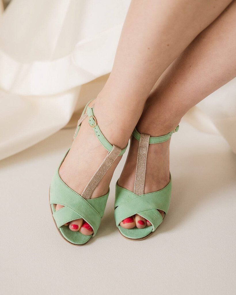 Salomé in mint velvet and blond gold sequins-2