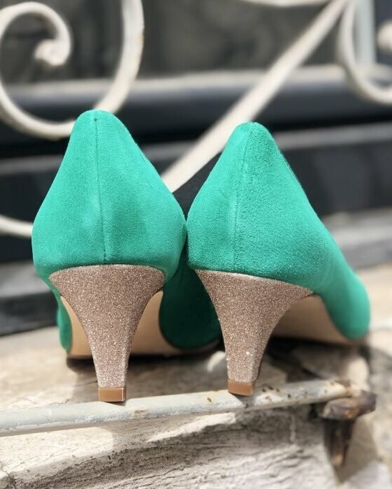 Escarpin fermé en velours vert émeraude et fine paillette or blond-3