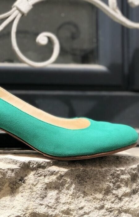 Escarpin fermé en velours vert émeraude et fine paillette or blond-2