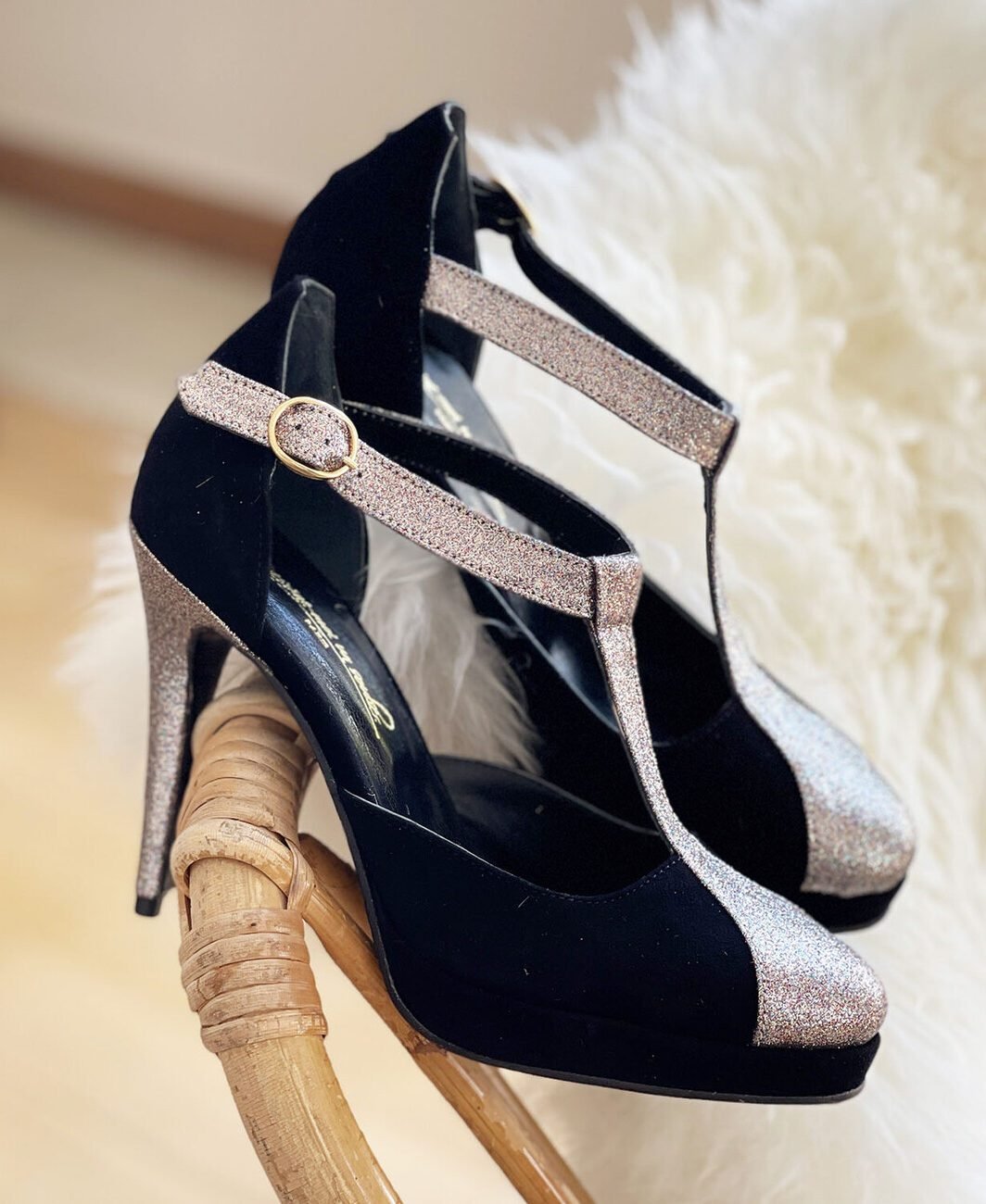 Salomé en velours noir et fines paillettes multicolores