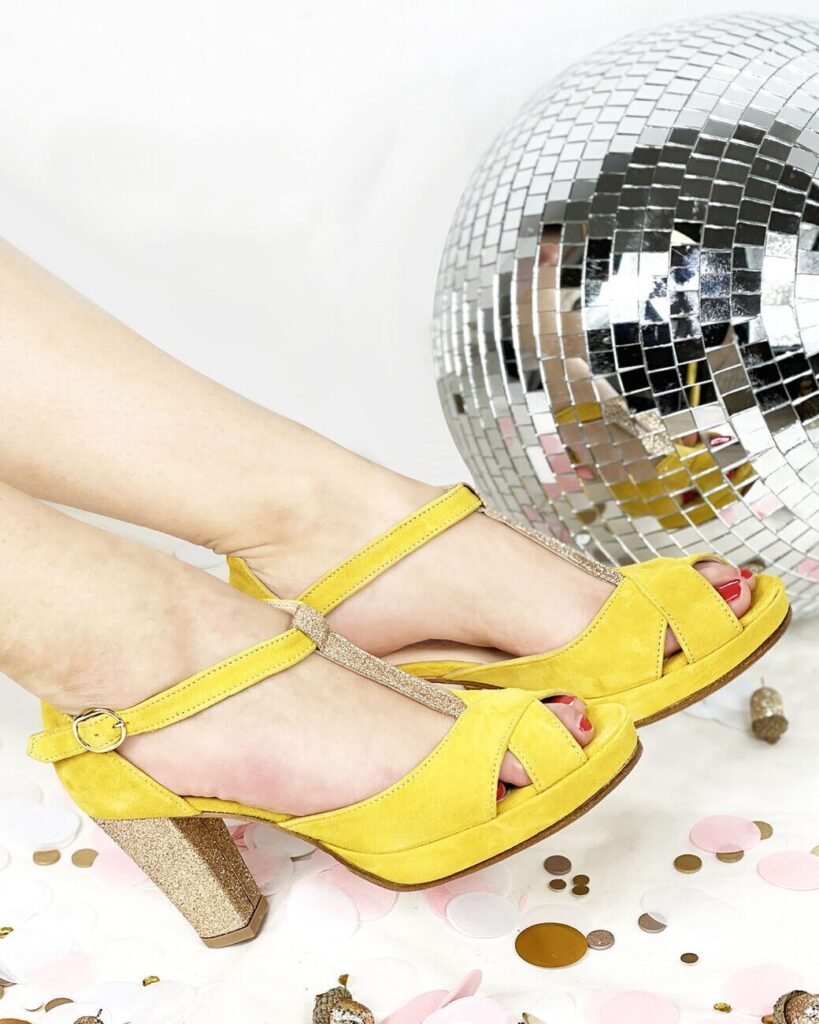 Platform Salomé in mustard velvet and blond gold sequins