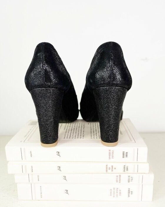 Platform pump in iridescent black sequins-4