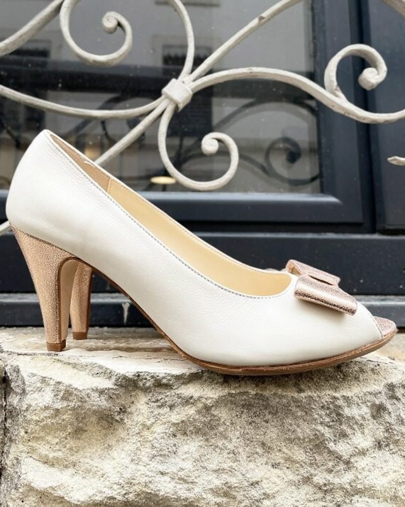 Escarpin ouvert en lisse blanc cassé et irisé or rose