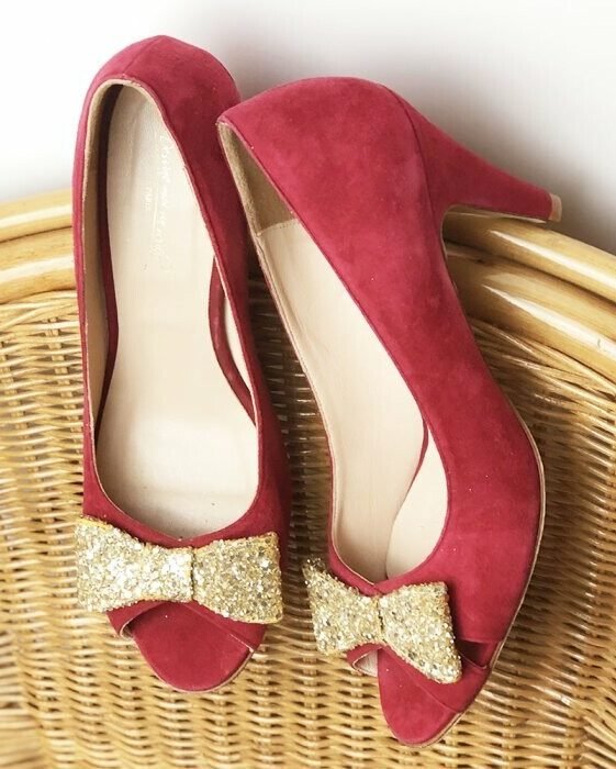 Escarpin brides croisées, en velours bordeaux
