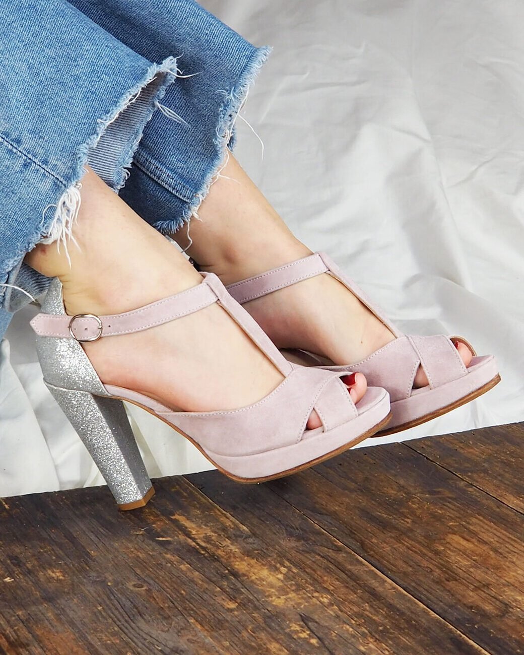 Cross-strap platform salomé in dragee pink velvet and silver sequins