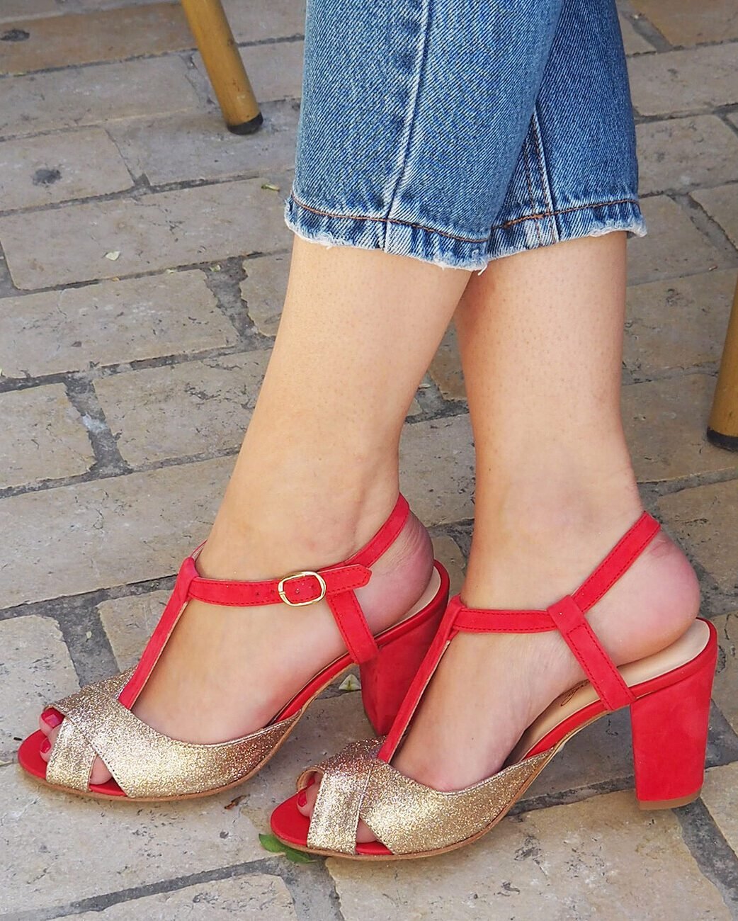 Salomé in watermelon velvet and champagne sequins