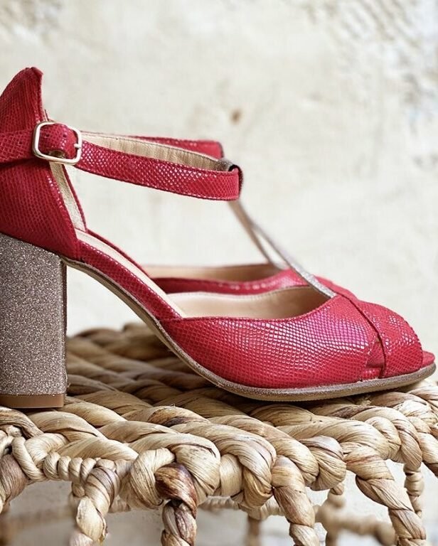 Salomé brides croisées en vipérine rouge et fine paillette or blond-2