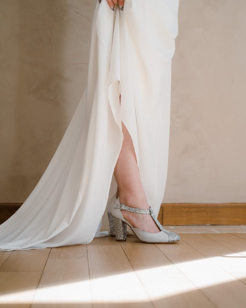 Ivory iridescent and silver glitter Salomé