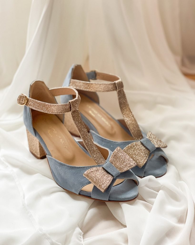 Salomé en velours baby blue et fines paillettes champagne-5