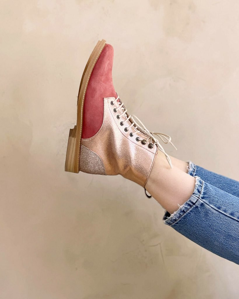 Boots Billie en velours rose thé, irisé or rose et fines paillettes or blond