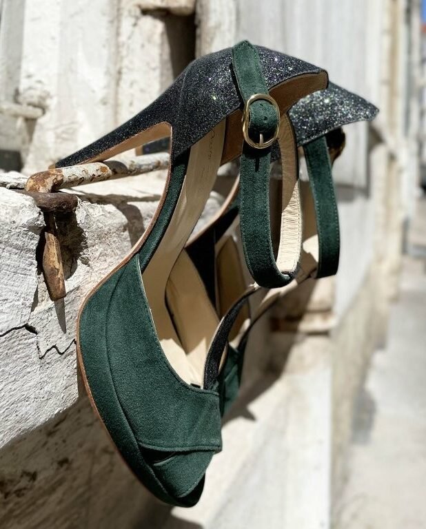 Salomé platform in fir green velvet and fine starlight-2 sequins