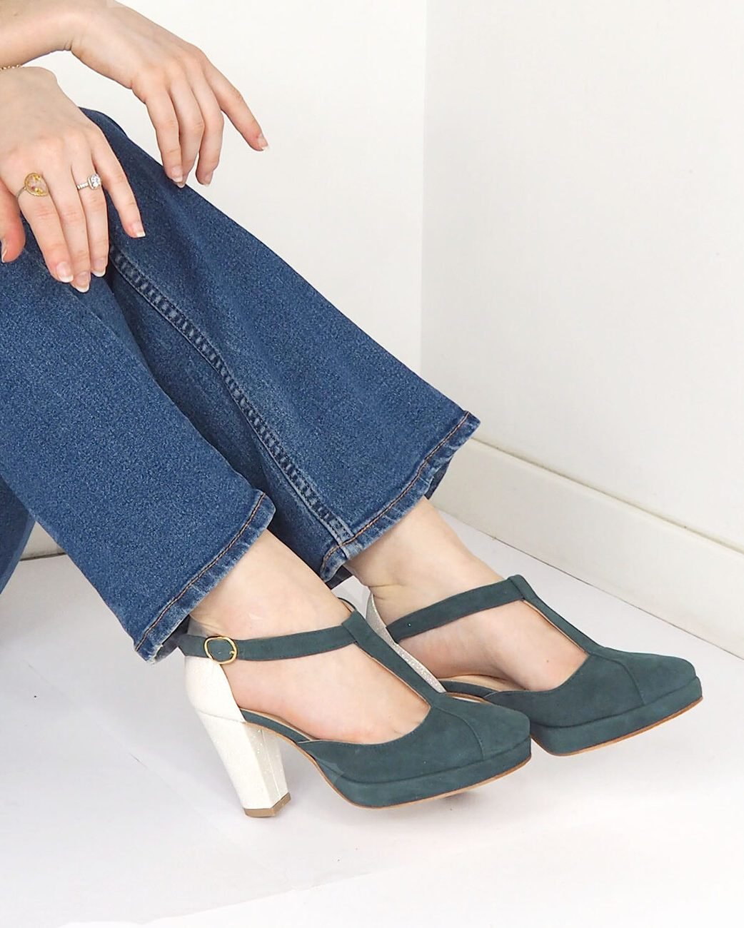 Salomé plateforme en velours eucalyptus et fine paillette blanche-2