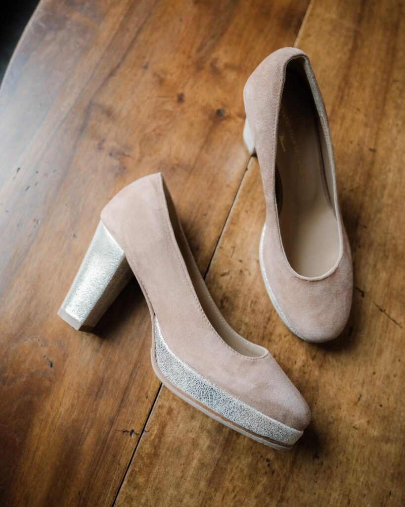 Platform pump in rosewood velvet and champagne iridescence